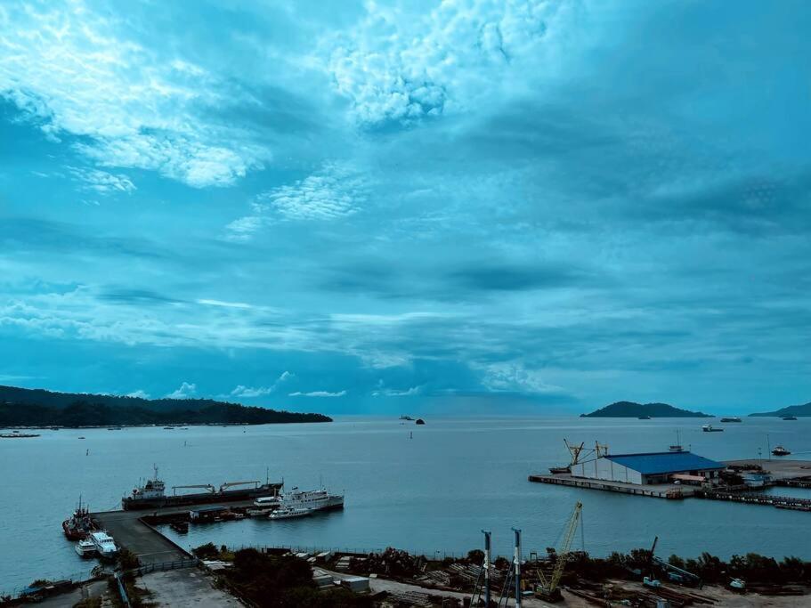 Jesselton Quay - Suite 1 By Staycation Suites Kk Kota Kinabalu Exteriér fotografie